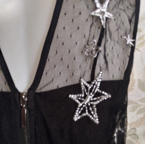 EXPRESS Embroidered Star Mesh Top - Picture 5 of 8